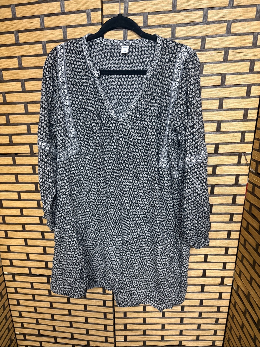 Old navy black and white dress size large